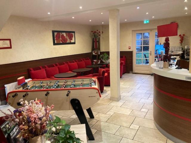 Hotel Restaurant Les Coquelicots, The Originals Relais Saint-Pardoux-l'Ortigier Экстерьер фото